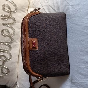 Michael kors crossbody bag
